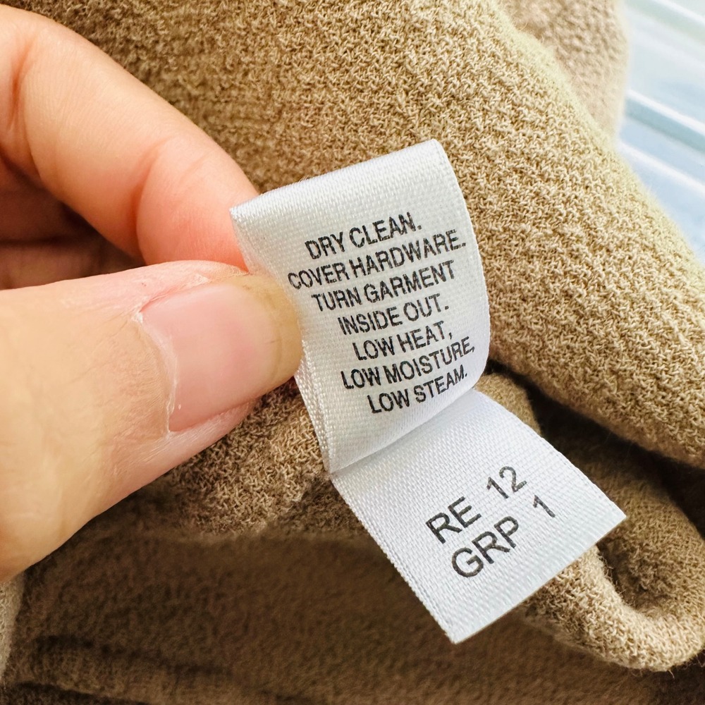 St. John Sewn By Hand Beige Full Zip 100% Wool Cardigan Jacket Lightwt sz 16 - Picture 8 of 9